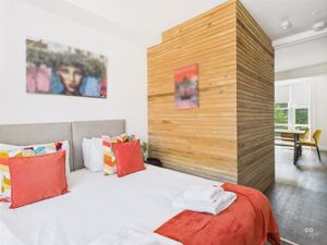 Bedroom- click for photo gallery